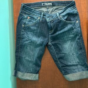 Hudson full thigh length short